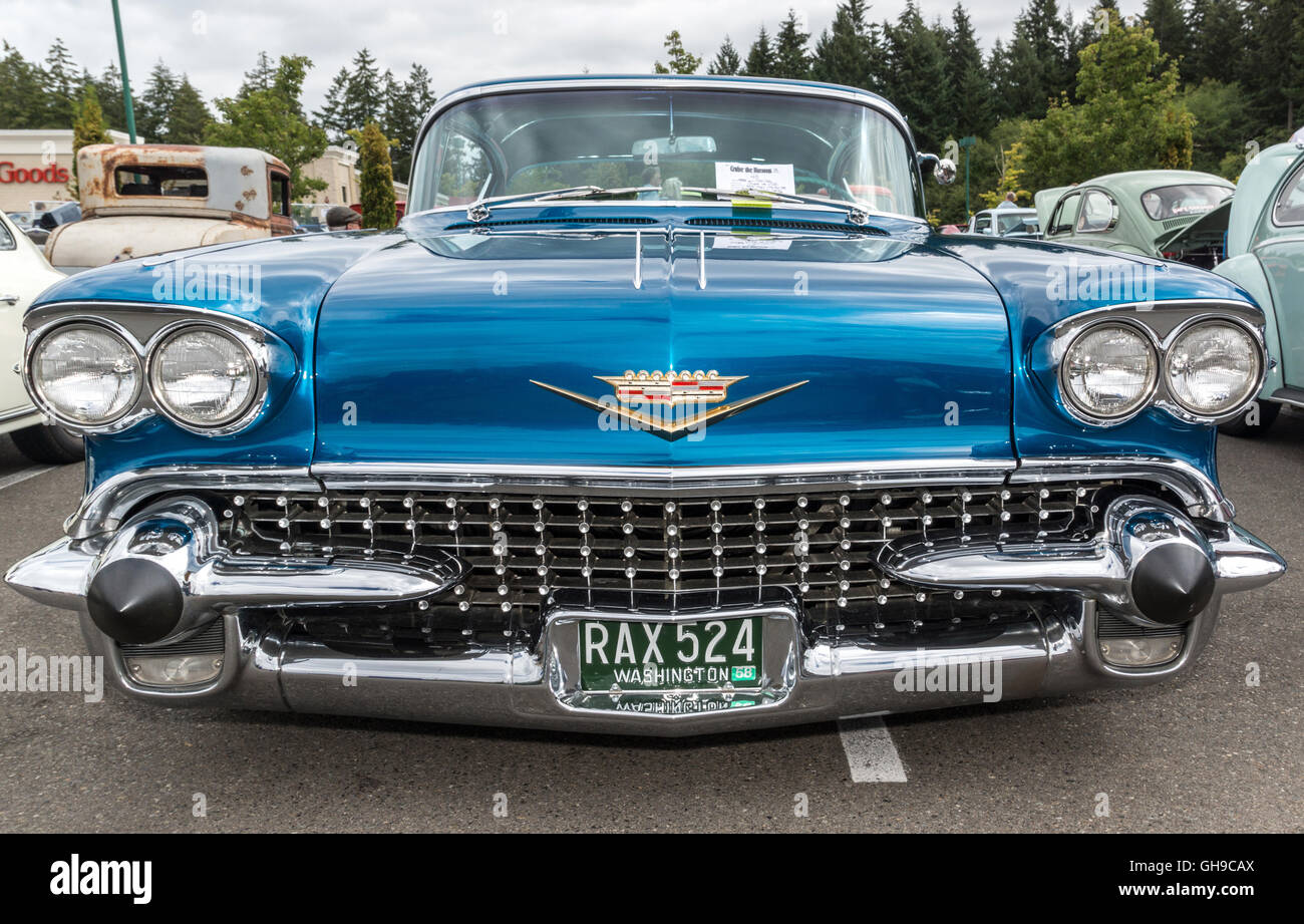 Vista frontale di un 1958 Cadillac presso un Classic Car Show, Gig Harbow, Washington. 6 agosto 2016 Foto Stock