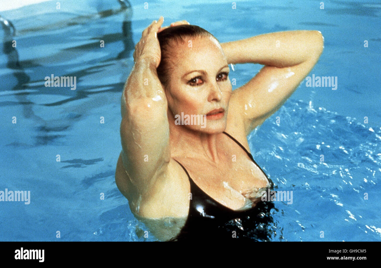 URSULA ANDRESS im Badeanzug, 80er Jahre. Film di ACK, Fernsehen, Ritratto, Wasser, Badeanzug, 80er Foto Stock