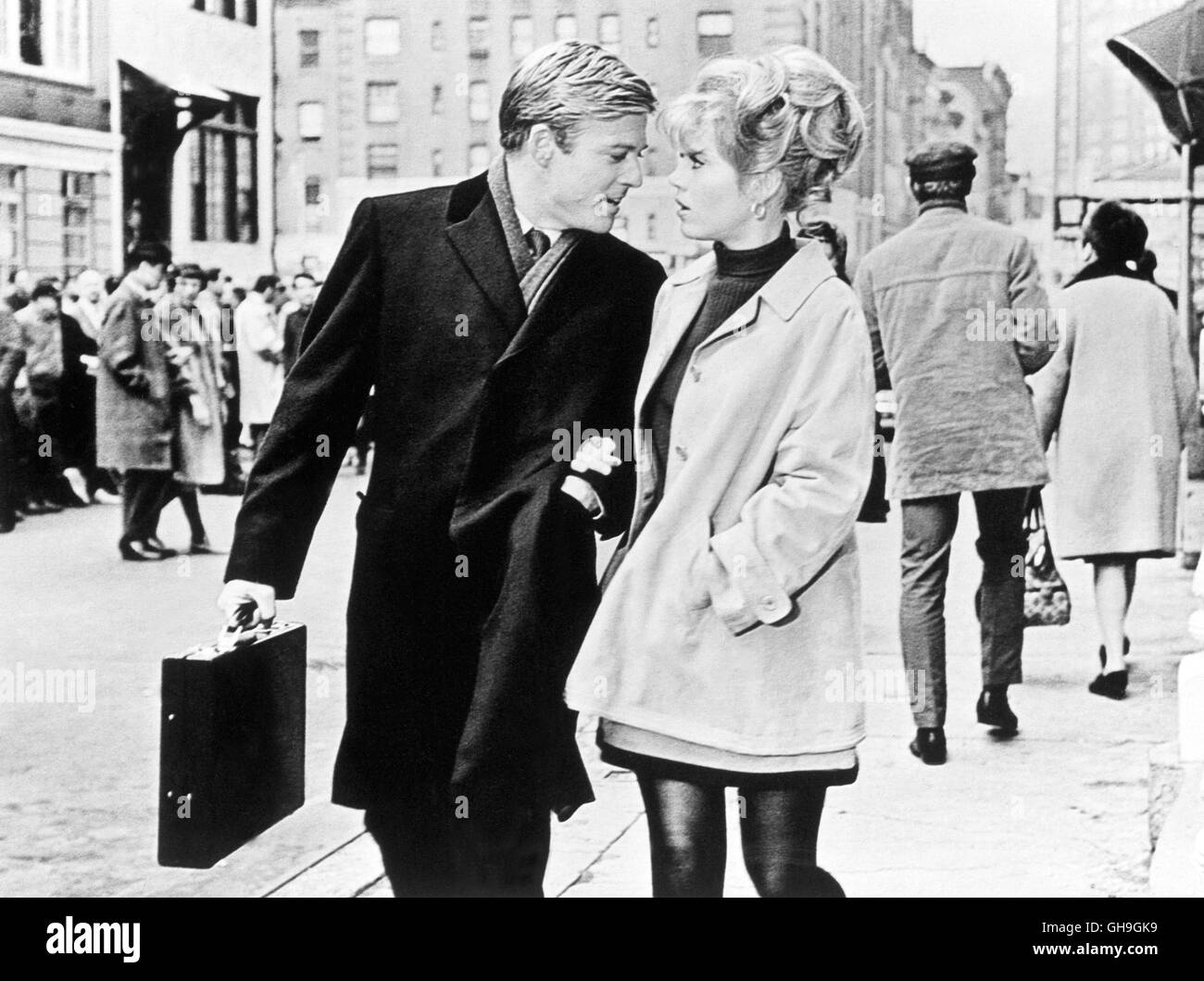 Paul (Robert Redford) und Corie (Jane Fonda) Film, Fernsehen, Liebesfilm, Literaturverfilmung, Paar, 60er Regie: Gene Saks aka. A PIEDI NUDI NEL PARCO Foto Stock