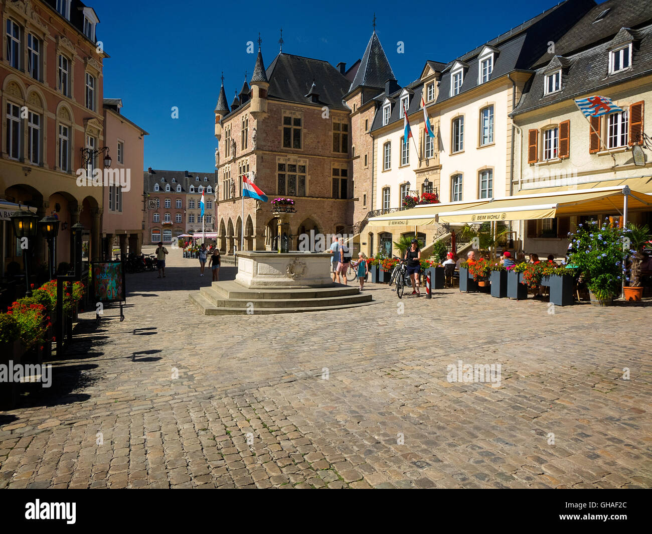LUX - MULLERTHAL REGIONE: Place de Marche e gotico Hotel de Ville a Echternach Foto Stock