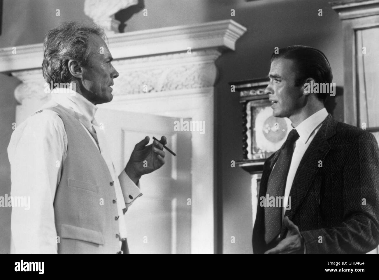 WEISSER JÄGER, SCHWARZES HERZ cacciatore bianco, nero cuore USA 1990 Clint Eastwood John Wilson (Clint Eastwood) und Pete Verill (JEFF FAHEY) Regie: Clint Eastwood aka. White Hunter, Cuore nero Foto Stock