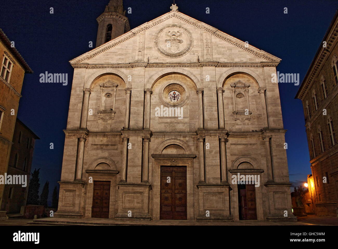 Duomo di Pienza da notte, Toscana - HDR Foto Stock