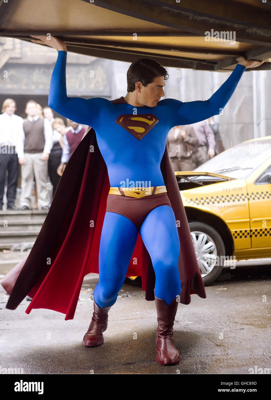SUPERMAN RETURNS Australien/USA 2006 Bryan Singer Superman (Brandon Routh) in azione Regie: Bryan Singer Foto Stock