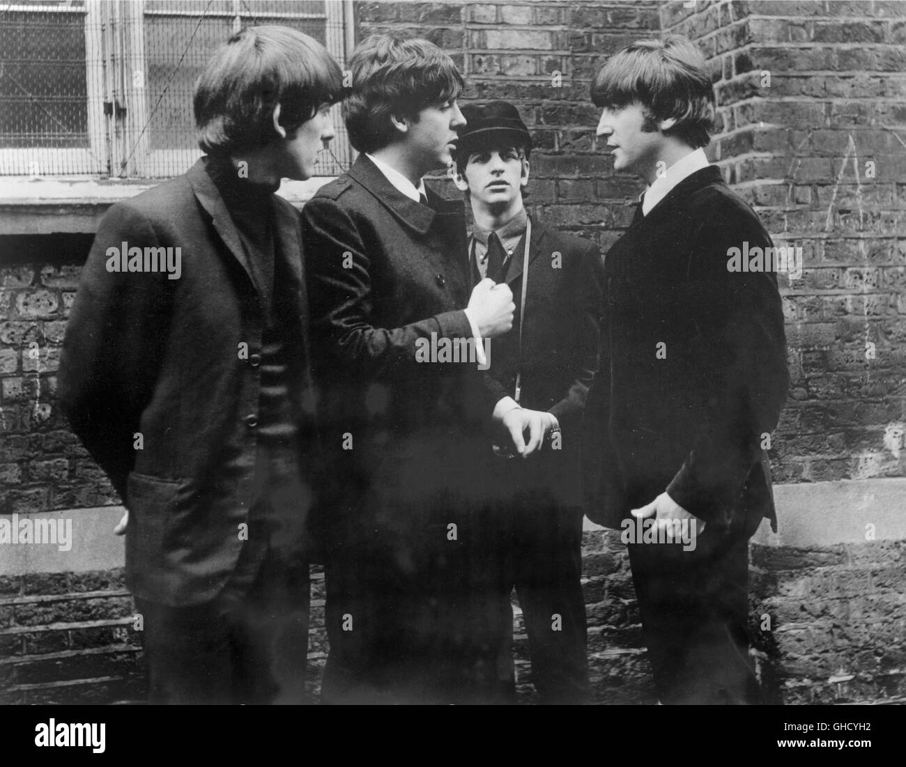 Un dura giornata di notte UK 1964 Richard Lester BEATLES: GEORGE HARRISON PAUL MCCARTNEY, Ringo Starr, John Lennon in una dura giornata di notte (1964). Regie: Richard Lester Foto Stock