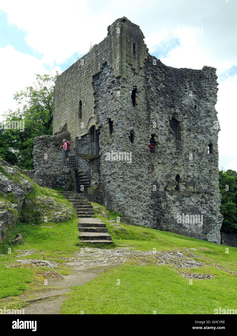 Parte dei resti di: Peveril Castle di Castleton nel Derbyshire Peak District, England, Regno Unito Foto Stock