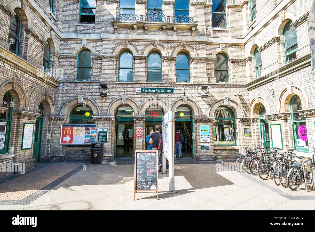 Peckham Rye stazione, edificio vittoriano, a sud-est di Londra, Inghilterra, Regno Unito Foto Stock