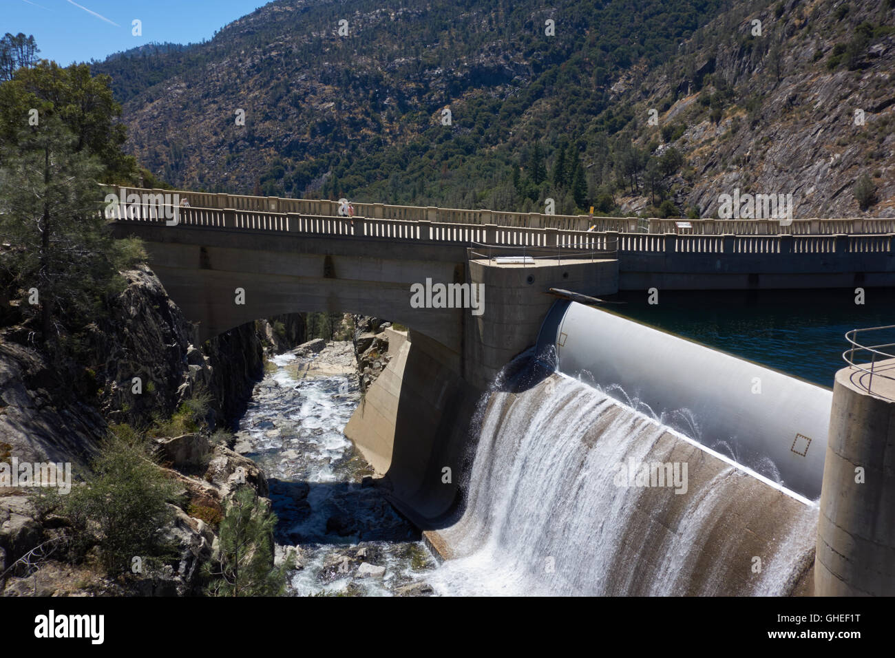 O'Shaughnessy Dam e Hetch Hetchy serbatoio. Parco Nazionale di Yosemite. In California. Stati Uniti d'America Foto Stock