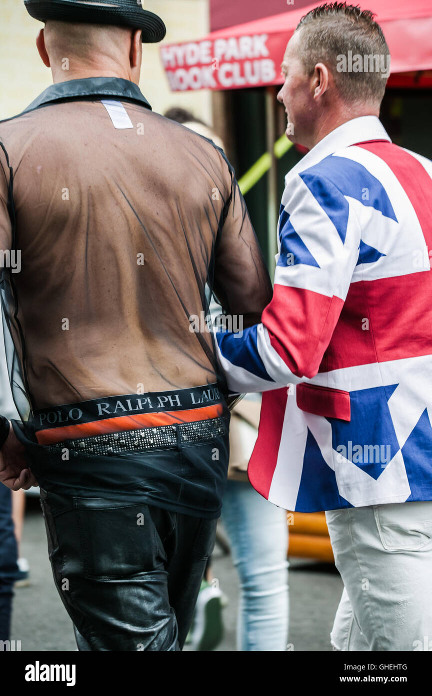 Leeds Gay Pride 2016, LGBT decimo anniversario di una celebrazione della vita,l'amore,colore,tolleranza, di libertà e di comprensione. Foto Stock