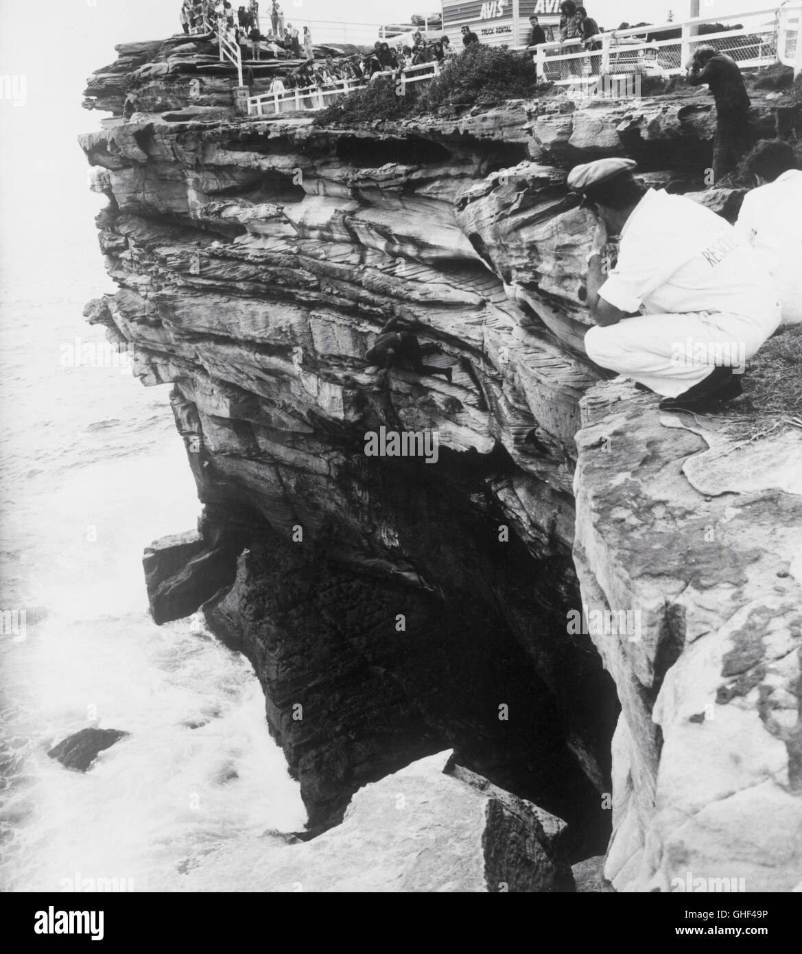 I più temerari USA 1974 il record 100 piedi cliff caduta da Trenchard Productions ' i più temerari '. Foto Stock