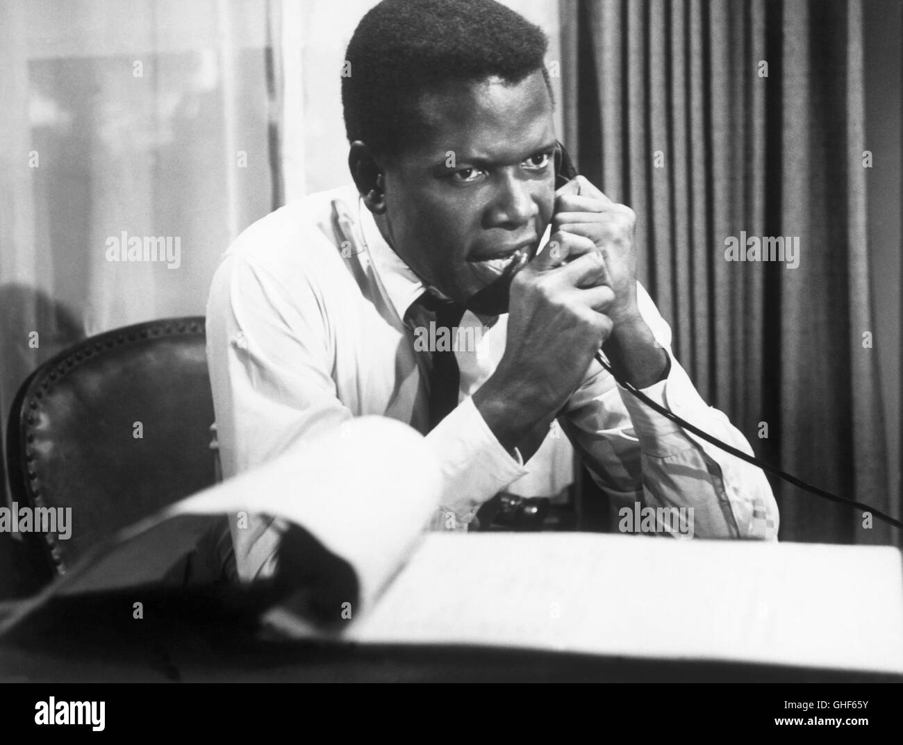 SIDNEY POITIER (nato il 20 febbraio 1927), è una delle Bahamas American Academy Award-winning attore (film e stadio), regista. Compleanno: 20. febr. 2007 - ' 80 '. immagine: Sidney Poitier in 'il filo sottile" (1965). Foto Stock