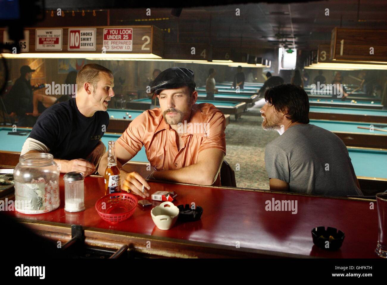 SMOKIN' ACES Smokin' Aces USA/GB/Francia 2007 Smokin' Aces / PETER BERG come 'Pistol' Pete Deeks, BEN AFFLECK come Jack Dupree e Jason Bateman come Rupert Reed Rip. Regie: Joe Carnahan aka. Smokin' Aces Foto Stock