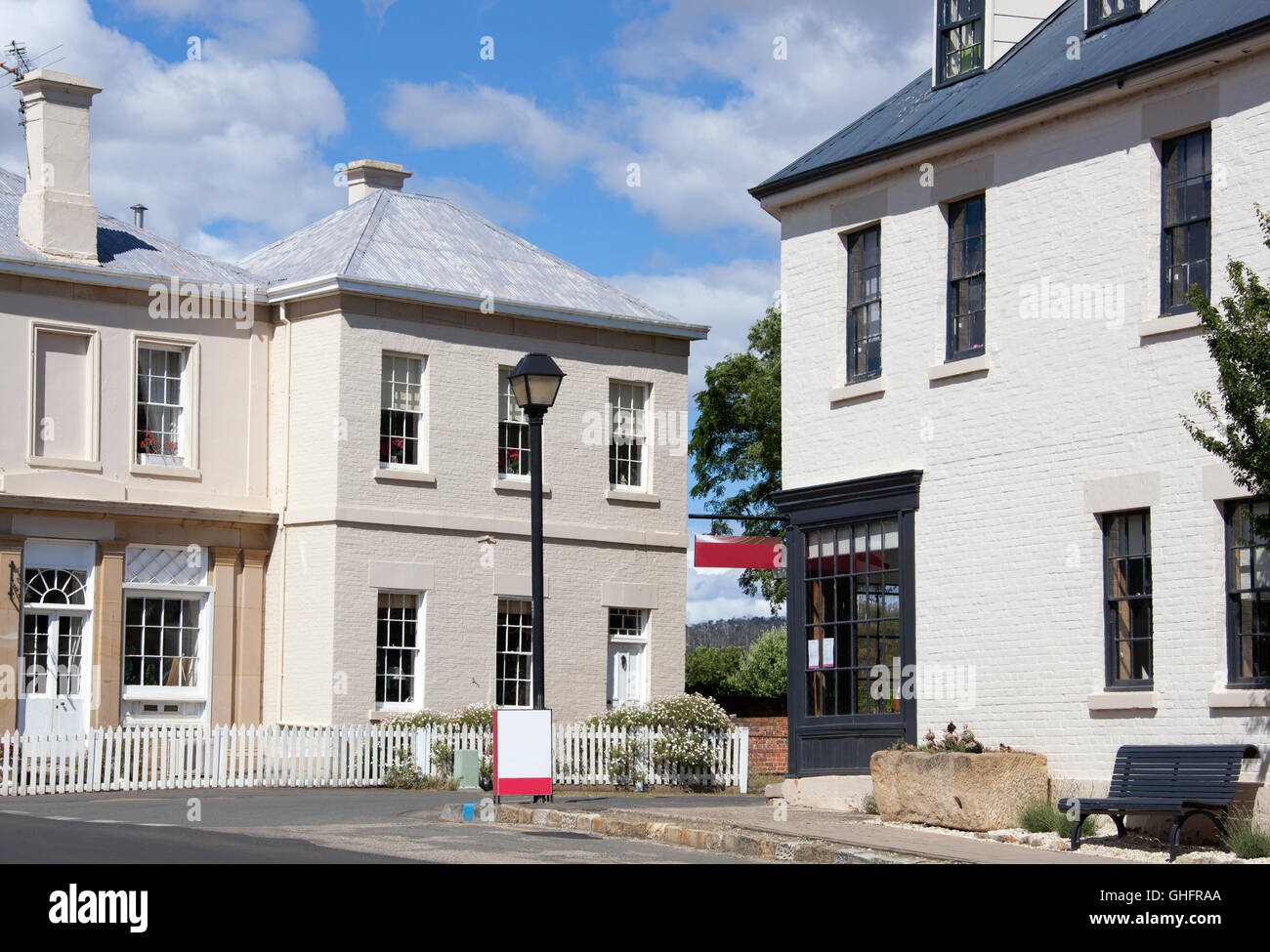 Svuotare le strade del centro storico di Richmond Town in Tasmania (Australia). Foto Stock