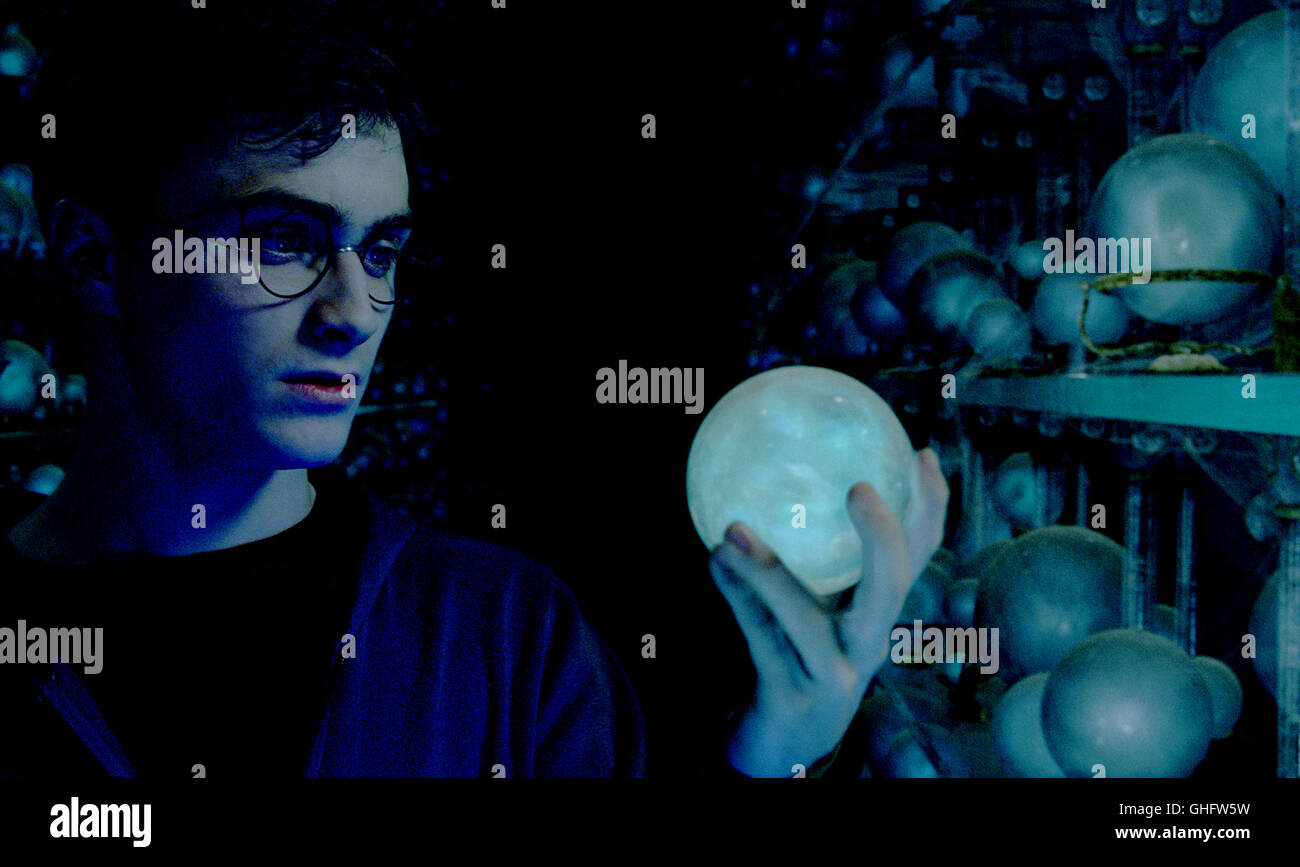 Harry Potter und der Orden des Phönix / Harry Potter (Daniel Radcliffe) Regie: David Yates aka. Harry Potter e l'ordine di Phoenix Foto Stock