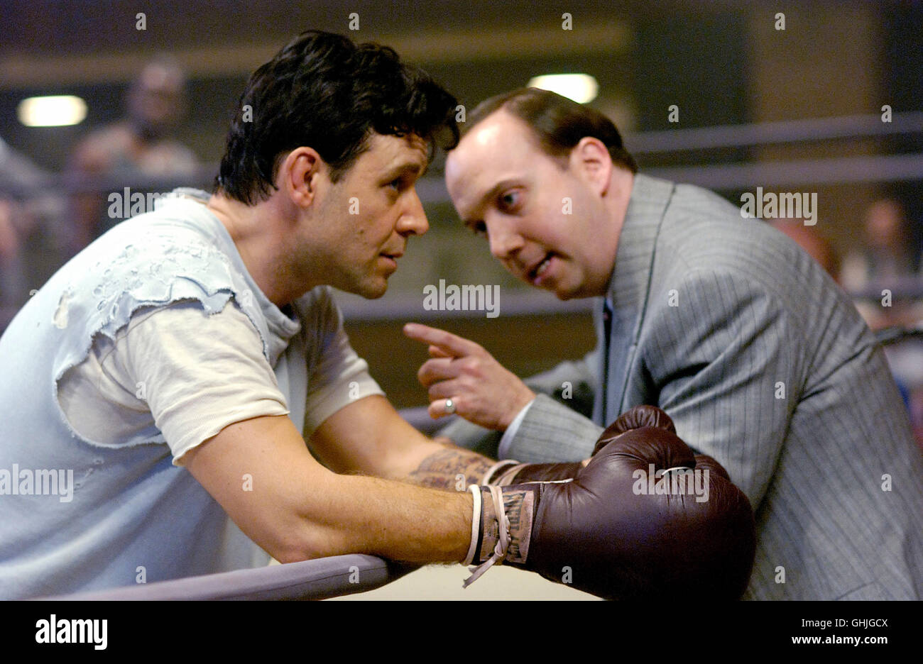 DAS rimonta Cinderella Man USA 2005 Ron Howard Jim Braddock (Russell Crowe) e Manager Joe Gould (Paul Giamatti) Regie: Ron Howard aka. Cinderella Man Foto Stock