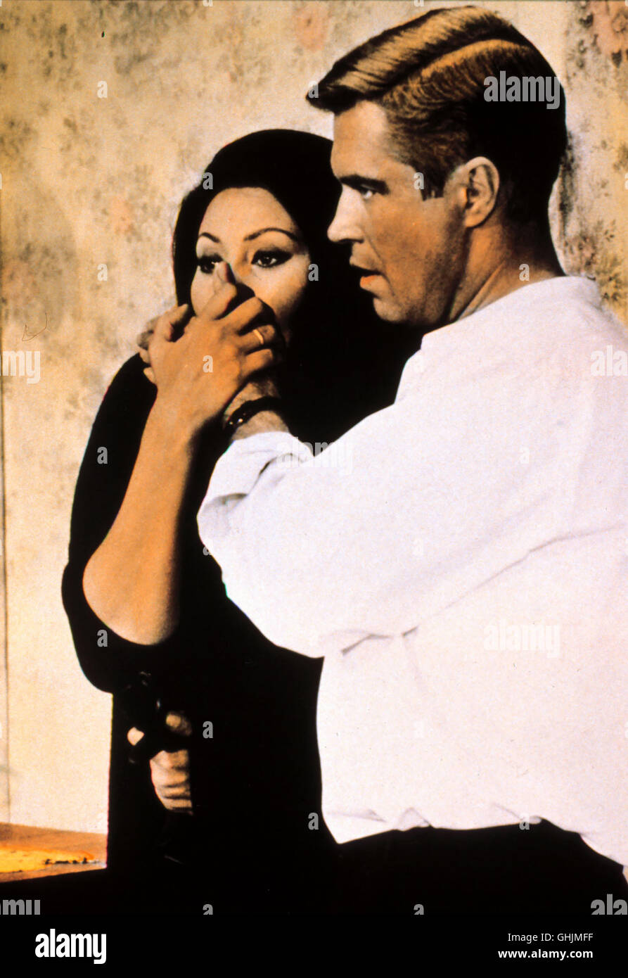 Drei Agenten springen 1943 über Holland ab, um in einem Sabotage-Auftrag der deutschen Bedrohung durch Raketenwaffen entgegenzutreten. Foto: il tenente John Curtis (GEORGE PEPPARD) und Nora (SOPHIA LOREN). Regie: USA 1965 aka. Il funzionamento di tiro con la Balestra Foto Stock