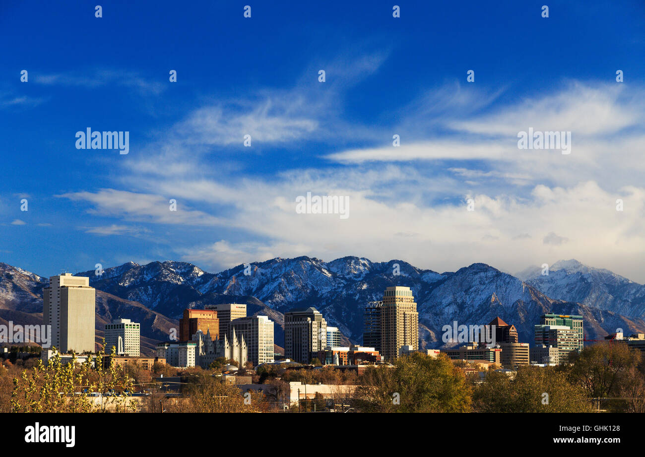 Si tratta di un tardo pomeriggio vista di Salt Lake City, Utah, Stati Uniti d'America skyline a fine novembre. Foto Stock