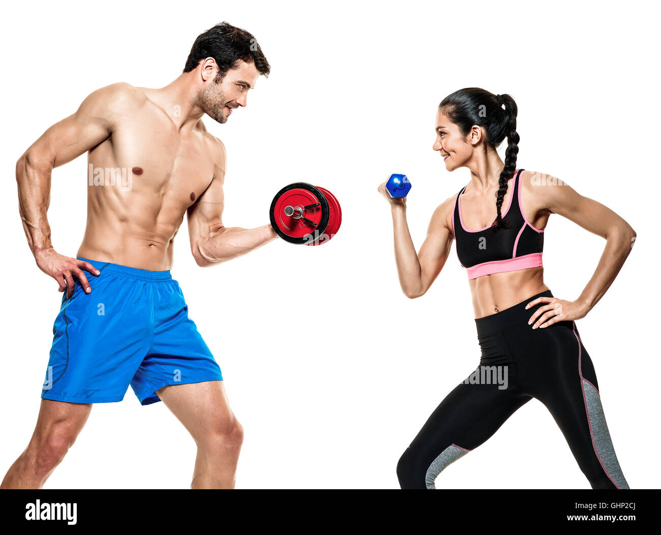 Un caucasian giovane uomo e donna esercizio pesi fitness esercizi isolati su sfondo bianco Foto Stock