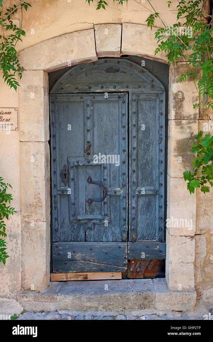 Vecchia porta francese di legno. Foto Stock