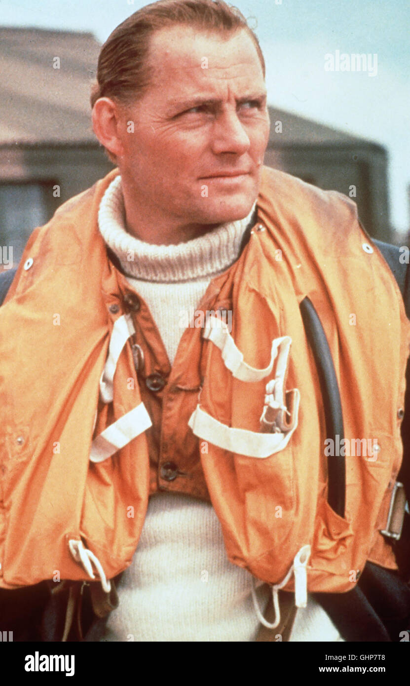 Luftschlacht um Inghilterra Juni 1940: Frankreich ist geschlagen, Hitler befiehlt das Unternehmen 'SeelÜwe', die deutsche invasione in Inghilterra. Der Luftwaffe kommt dabei eine entscheidende taktische Bedeutung zu. Foto: Szene mit ROBERT SHAW Regie: Guy Hamilton aka. La battaglia della Gran Bretagna Foto Stock