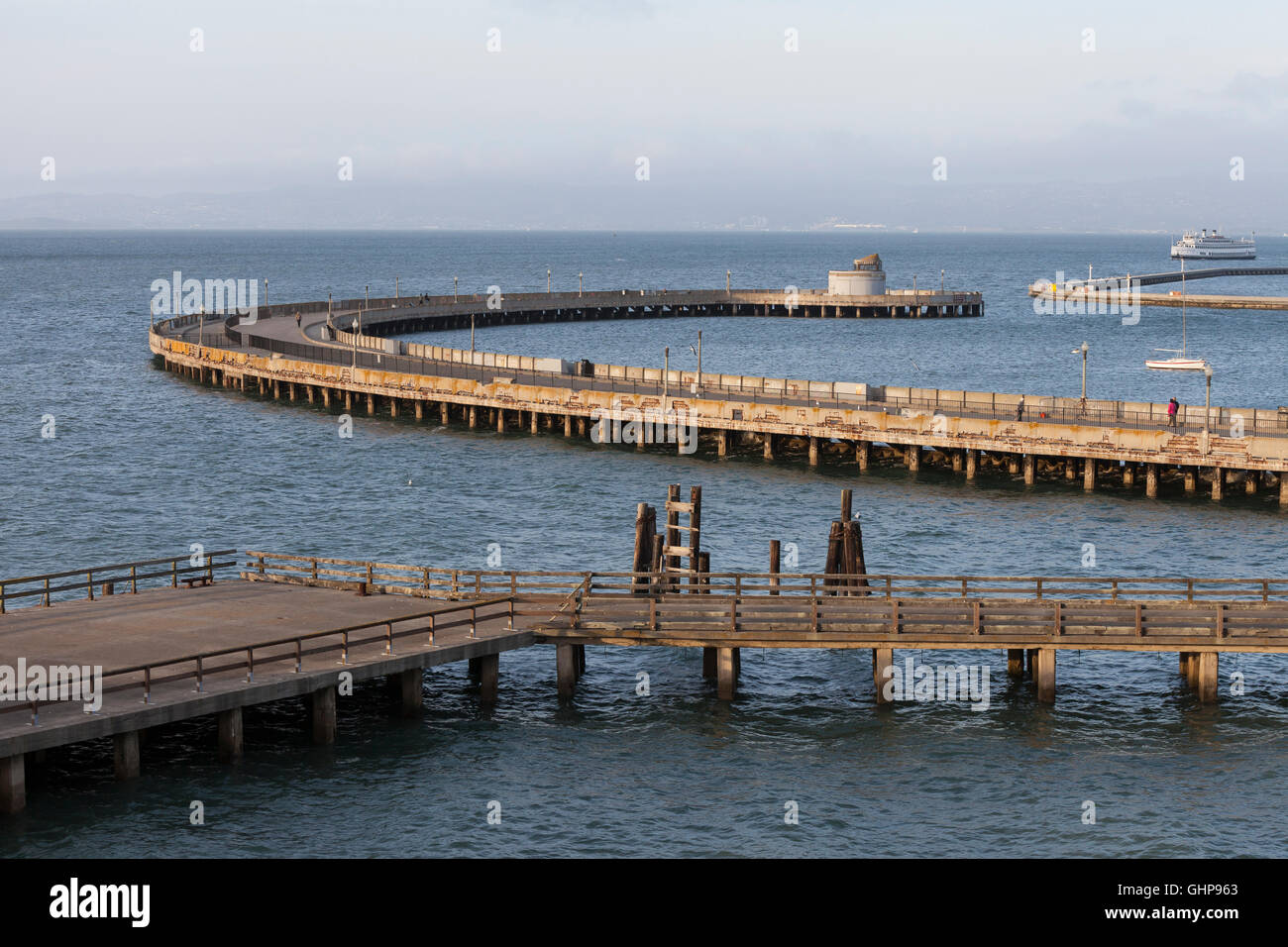 San Francisco, California: Il molo municipale di San Francisco Maritime National Historical Park. Foto Stock
