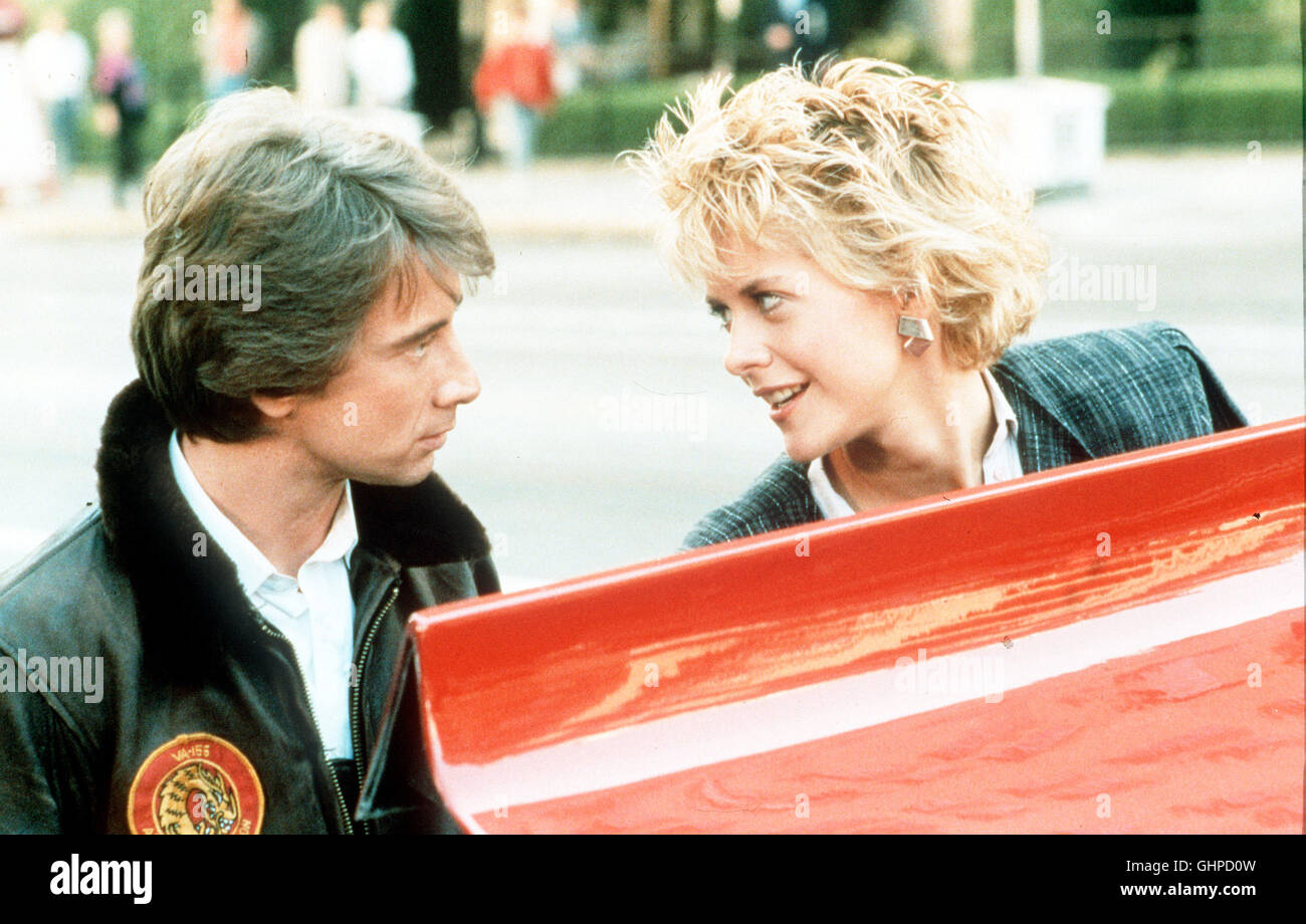 DIE REISE INS ICH - Testpilot Tuck Pendelton, gelangt durch eine geheime Versuchsreihe versehentlich in den Körper des Verkäufers gestreßten Jack Putter (Martin Short), der den unangenehmen FremdKörper così schnell wie Möglich wieder loswerden volontà. Si infila Freundin Lydia Maxwell (MEG RYAN) Regie: Joe Dante aka. Innerspace Foto Stock