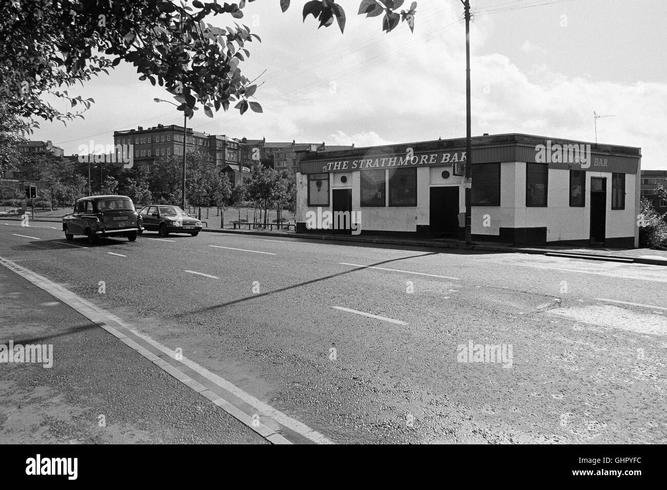 La Strathmore Bar, Maryhill Road, Glasgow 1991 Foto Stock