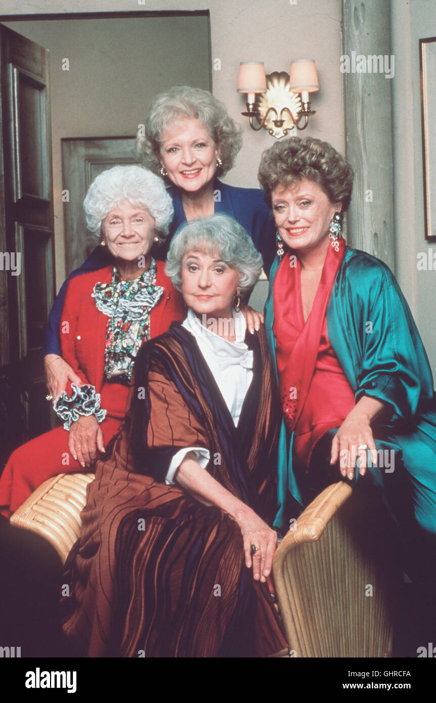 GOLDEN GIRLS - Als erfährt Rose, dass ihr Freund miglia unter dem Zeugenschutzprogramm steht und in Wirklichkeit Nick heißt, ist sie noch ein bisschen verwirrter als sonst... Bild. Sophia Ptrillo (ESTELLE GETTY), Blanche Devereux (RUE MCCLANAHAN), Dorothy Zbornak (Bea Arthur), Rose Nylund (Betty White) Regie: Matthew Diamond aka. Le ragazze dorate: Miglia, die Ratte miglia alla fine Foto Stock