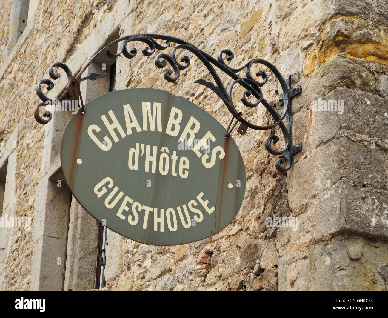 Chambres d'hote guesthouse camere sono disponibili ovunque in Francia, questo segno è stato fotografato in Carcassonne Foto Stock