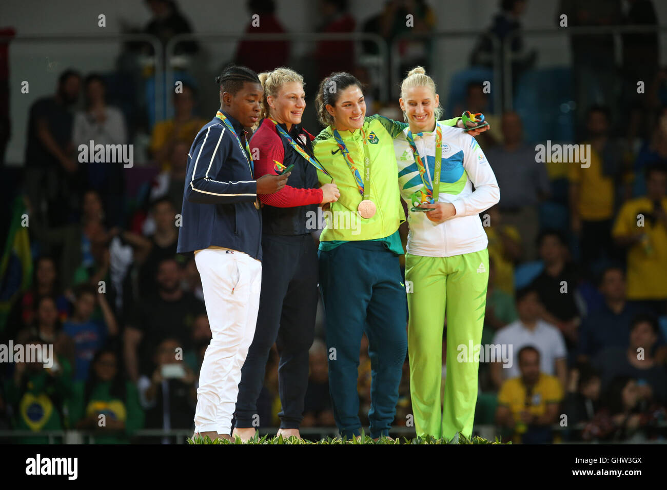 Rio De Janeiro, Rio de Janeiro, Brasile. 11 Ago, 2016. RJ - Olimpiadi/JUDO - Sport - American judoka Kayla Harrisonda categoria vince il peso pesante (78kg) Donna Judo Olimpiadi a Rio de Janeiro 2016 il Carioca 2 Arena in Brasile e ottenere la medaglia d'oro. Il francese Audrey Tcheuméo ha conquistato l'argento e il Brasiliano Mayra Aguiar e la slovena Anamari VelenÅ¡ek ha preso il bronzo.Foto: Geraldo bubniak Credito: Geraldo Bubniak/ZUMA filo/Alamy Live News Foto Stock