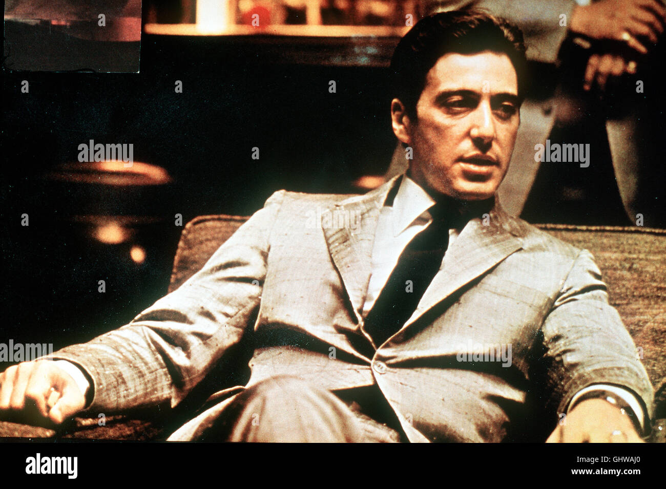 DER PATE - Teil 2 Il Padrino - Parte II Michael Corleone (AL PACINO), Sohn des verstorbenen patena, setzt sich als unumstrittener Chef des Familienclans, durch den er jedoch im Kampf um die Macht zerstört ... Regie: Francis Ford Coppola aka. Il Padrino - Parte II Foto Stock