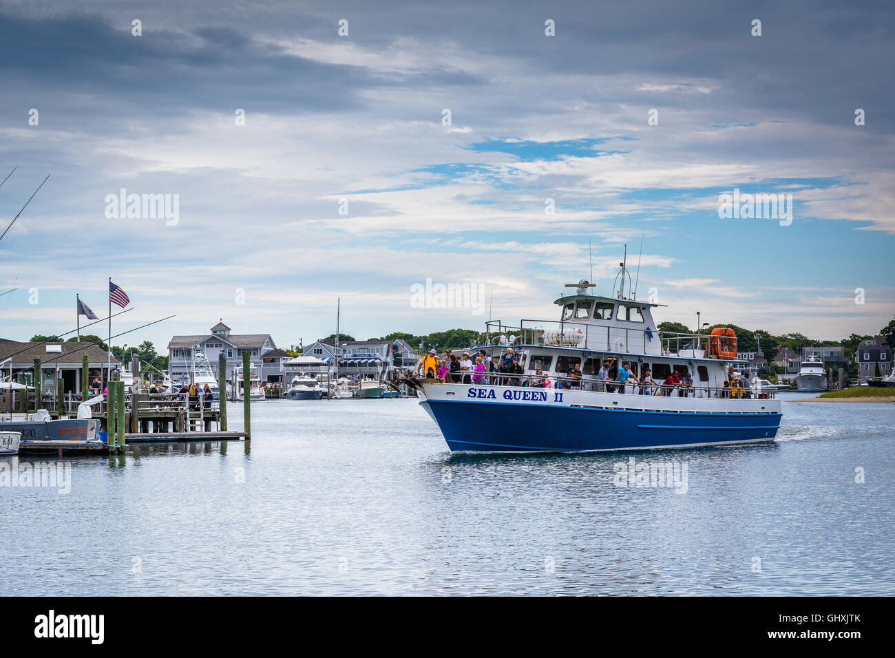 Le barche e gli edifici nel porto di Hyannis Cape Cod, Massachusetts. Foto Stock