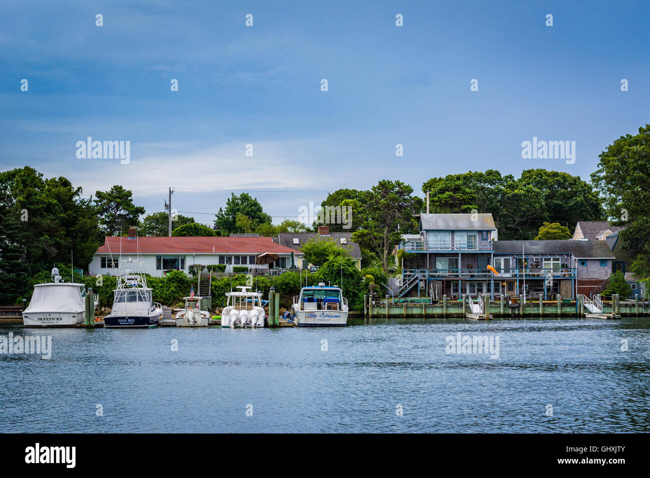 Le barche e gli edifici nel porto di Hyannis Cape Cod, Massachusetts. Foto Stock