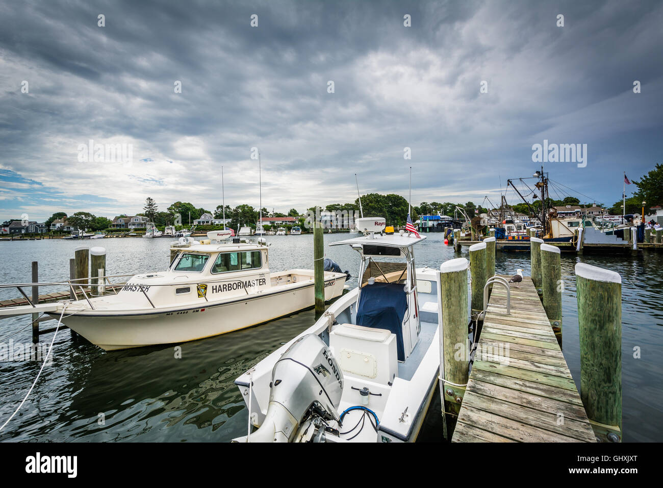 Barche e ormeggiata nel porto di Hyannis Cape Cod, Massachusetts. Foto Stock