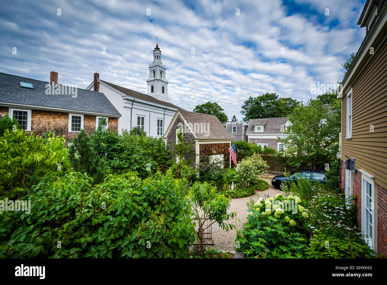 Giardino e edifici a Provincetown, Cape Cod, Massachusetts. Foto Stock