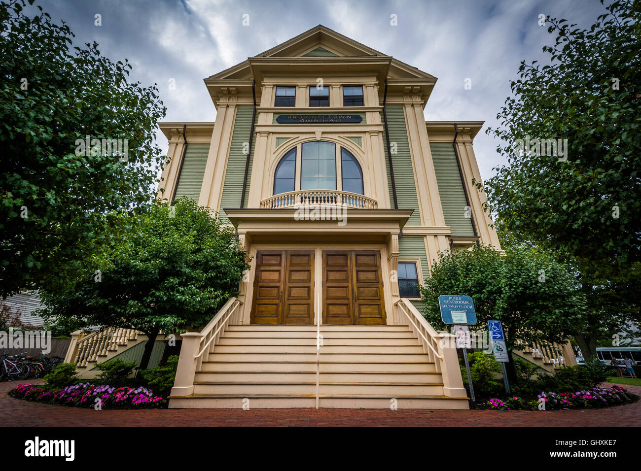 A Provincetown Town Hall, a Provincetown, Cape Cod, Massachusetts. Foto Stock
