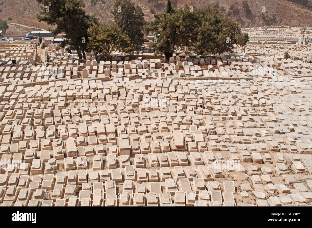 Gerusalemme, Israele: visualizzazione delle tombe del cimitero ebraico, il più antico cimitero della città, un luogo sacro per gli ebrei sul Monte degli Ulivi Foto Stock