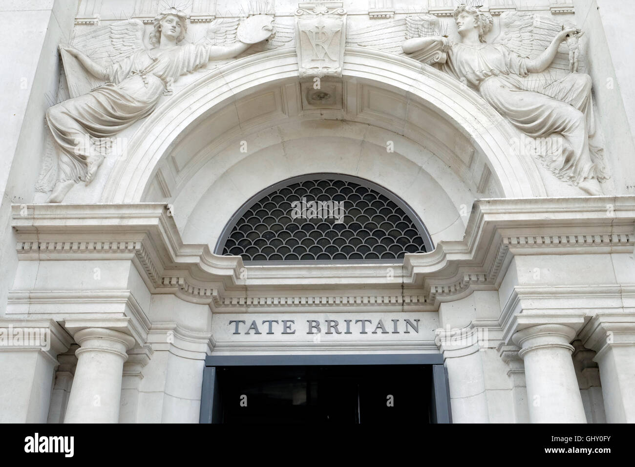 Una vista ravvicinata della Tate Britain nella zona centrale di Londra, Regno Unito Foto Stock