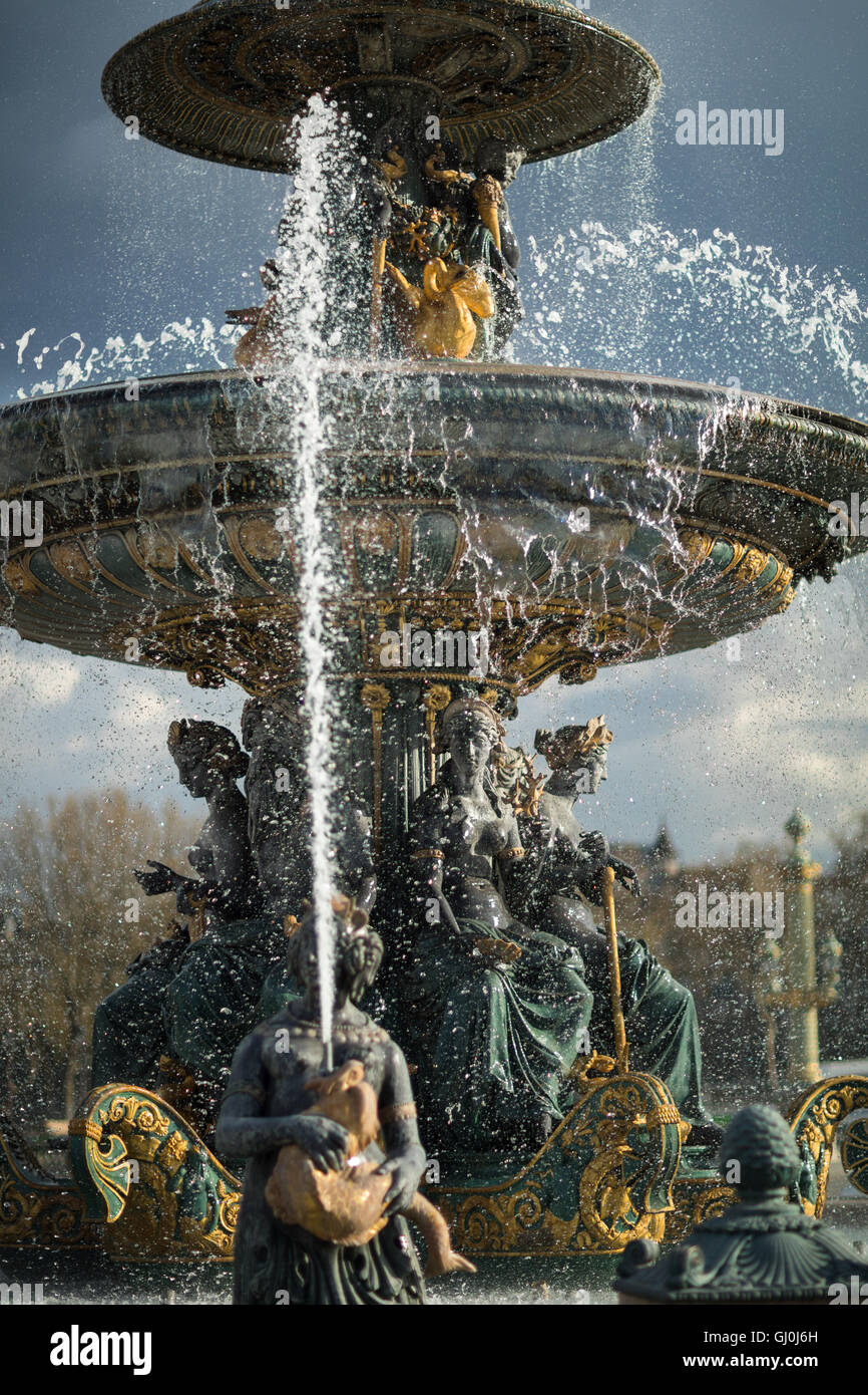 Le fontane di Place de la Concorde, Paris, Francia Foto Stock