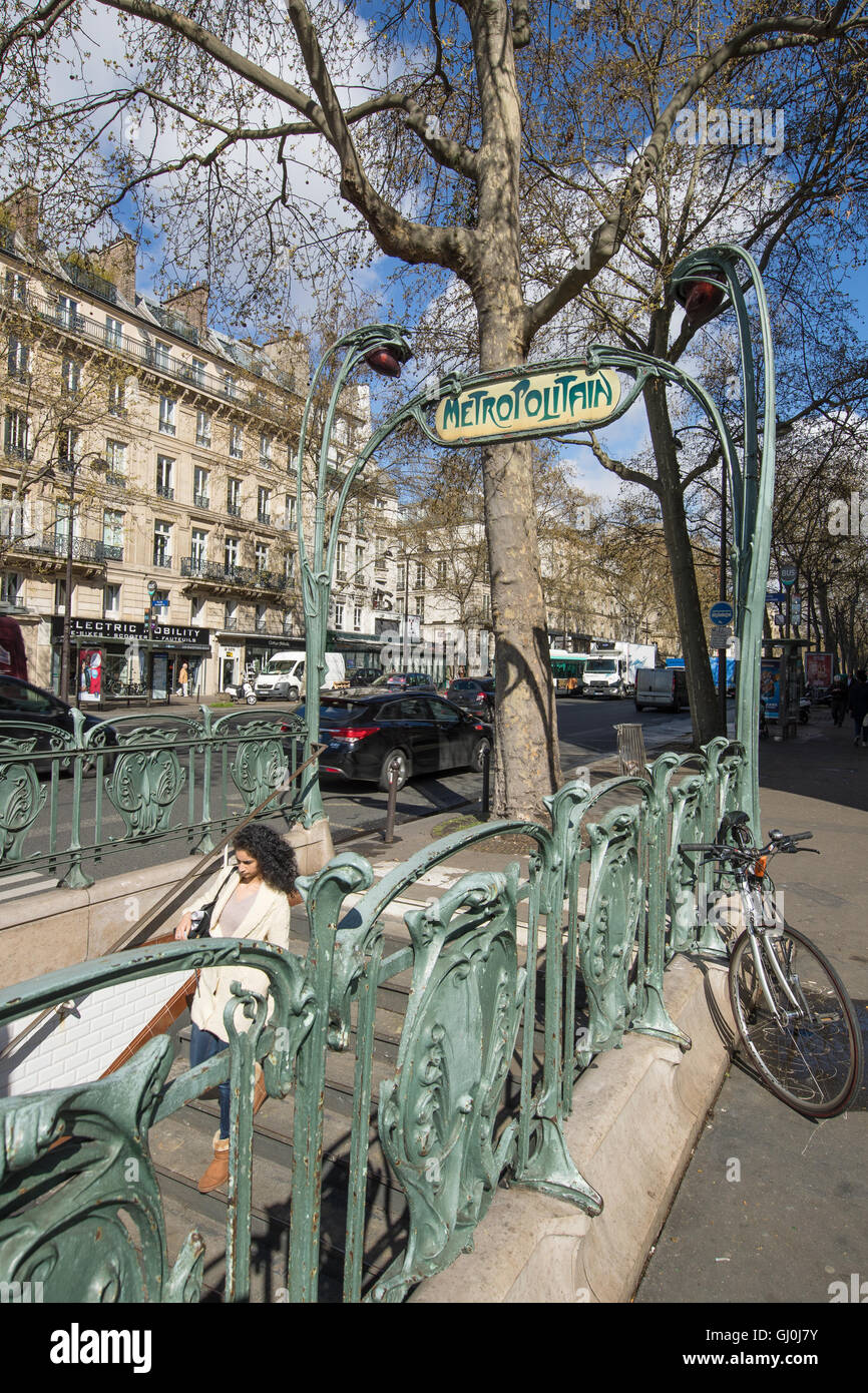 Entrata della metropolitana, Place de la Bastille, Parigi, Francia Foto Stock