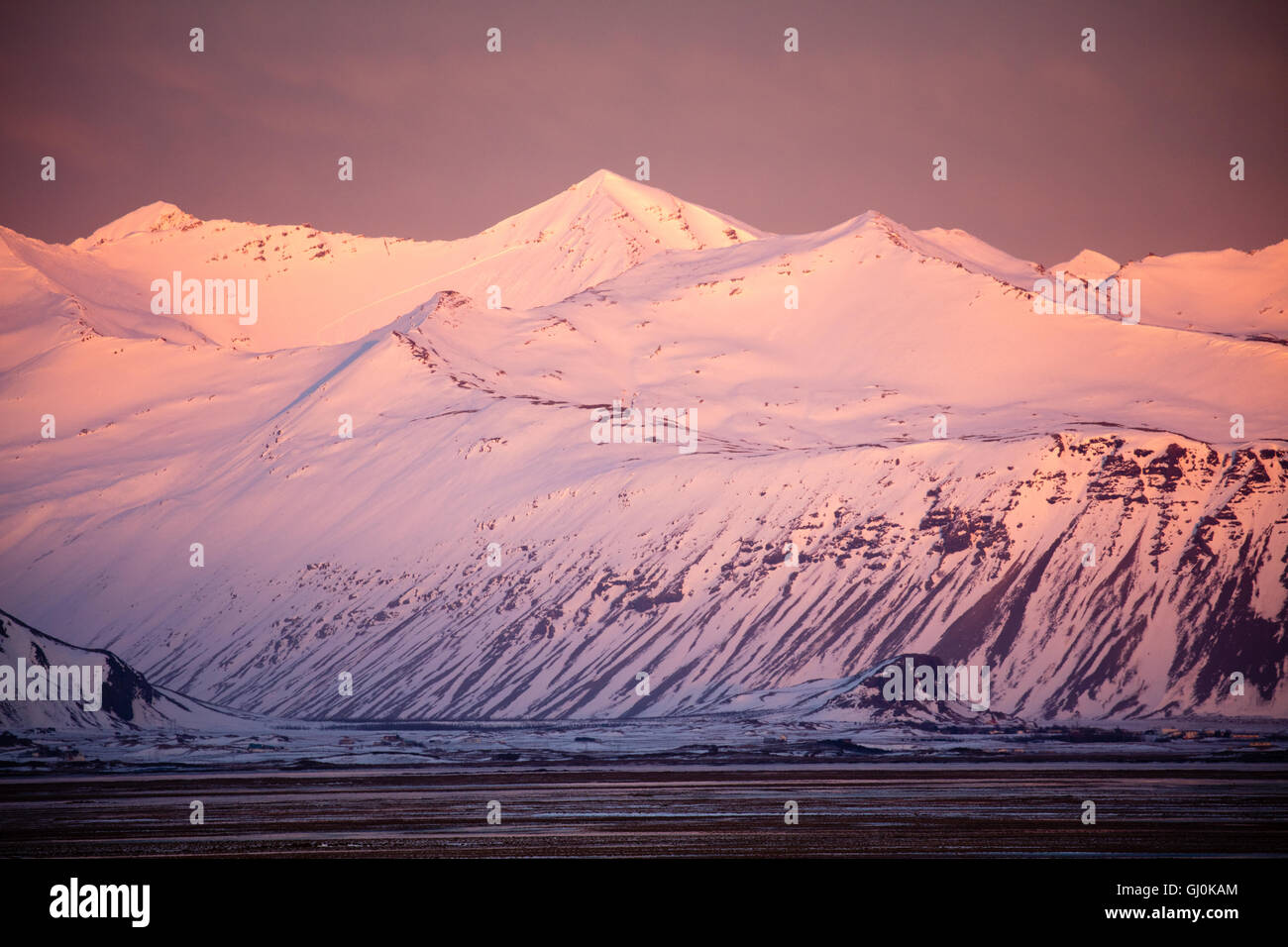Le montagne dell'Islanda Orientale intorno Hoffn Foto Stock