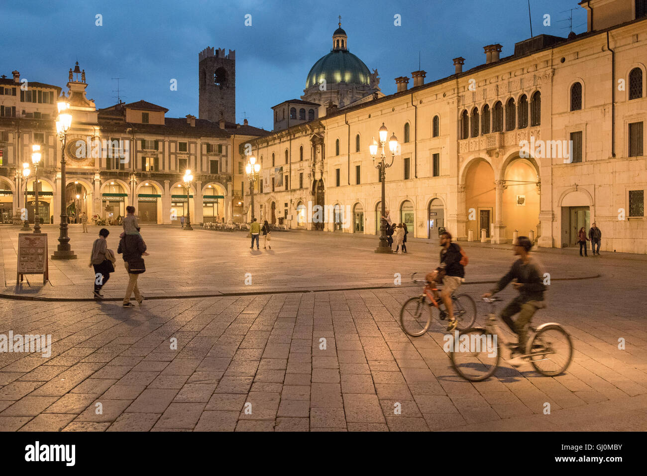 Piazza della Loggia al crepuscolo, Brescia, Lombardia, Italia Foto Stock