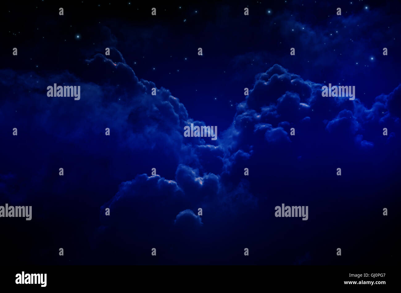 Cielo notturno con le stelle e le nuvole Foto Stock