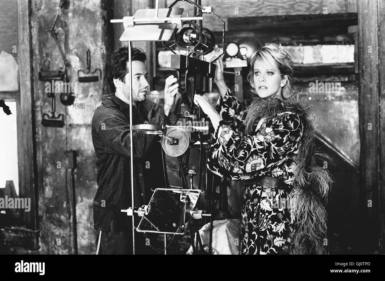 IN SACHEN LIEBE- Sam (Matthew Broderick) und Maggie (MEG RYAN) sind von ihrem jeweiligen Partnern verlassen worden. Mit gebrochenem Herzen schließen sie sich zusammen und machen ihre untreuen Lovern, die inzwischen ein paar sind, das Leben schwer... Regie: Griffin Dunne aka. Addicted to Love Foto Stock