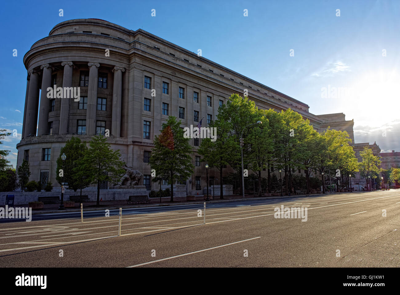 La Commissione federale per il commercio edificio è situato a Washington D.C., USA. È la sede per la Commissione federale per il commercio. L'architetto del palazzo fu Edward H. Bennet e fu costruita nel 1938. Foto Stock