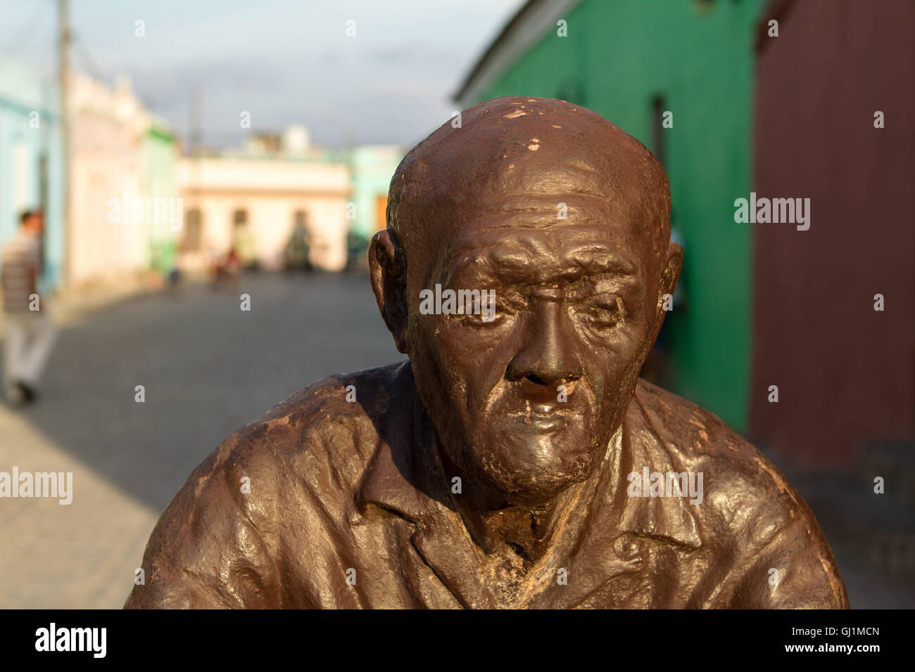 Cuba, Camaguey, provincia di Camaguey, Plaza Del Carmen, Iglesia de Nuestra Señora del Carmen e di vita unica di sculture di dimensioni Foto Stock