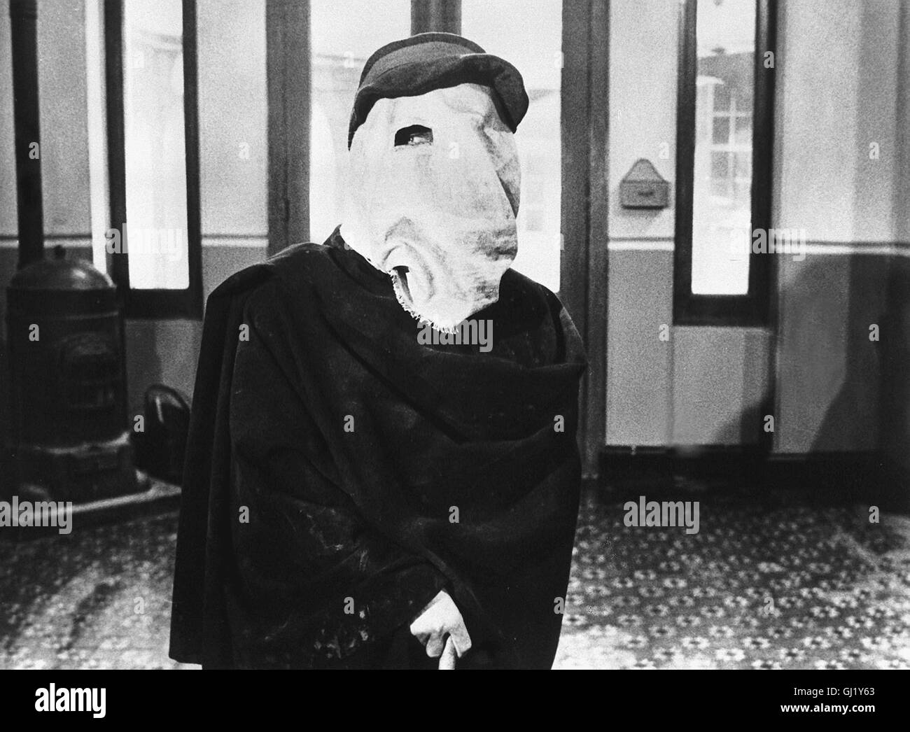 DER ELEFANTENMENSCH - Der Elefantenmensch John Merrick (John Hurt) fristet auf Jahrmärkten ein trauriges il dasein. Regie: David Lynch aka. L'Elephant Man Foto Stock