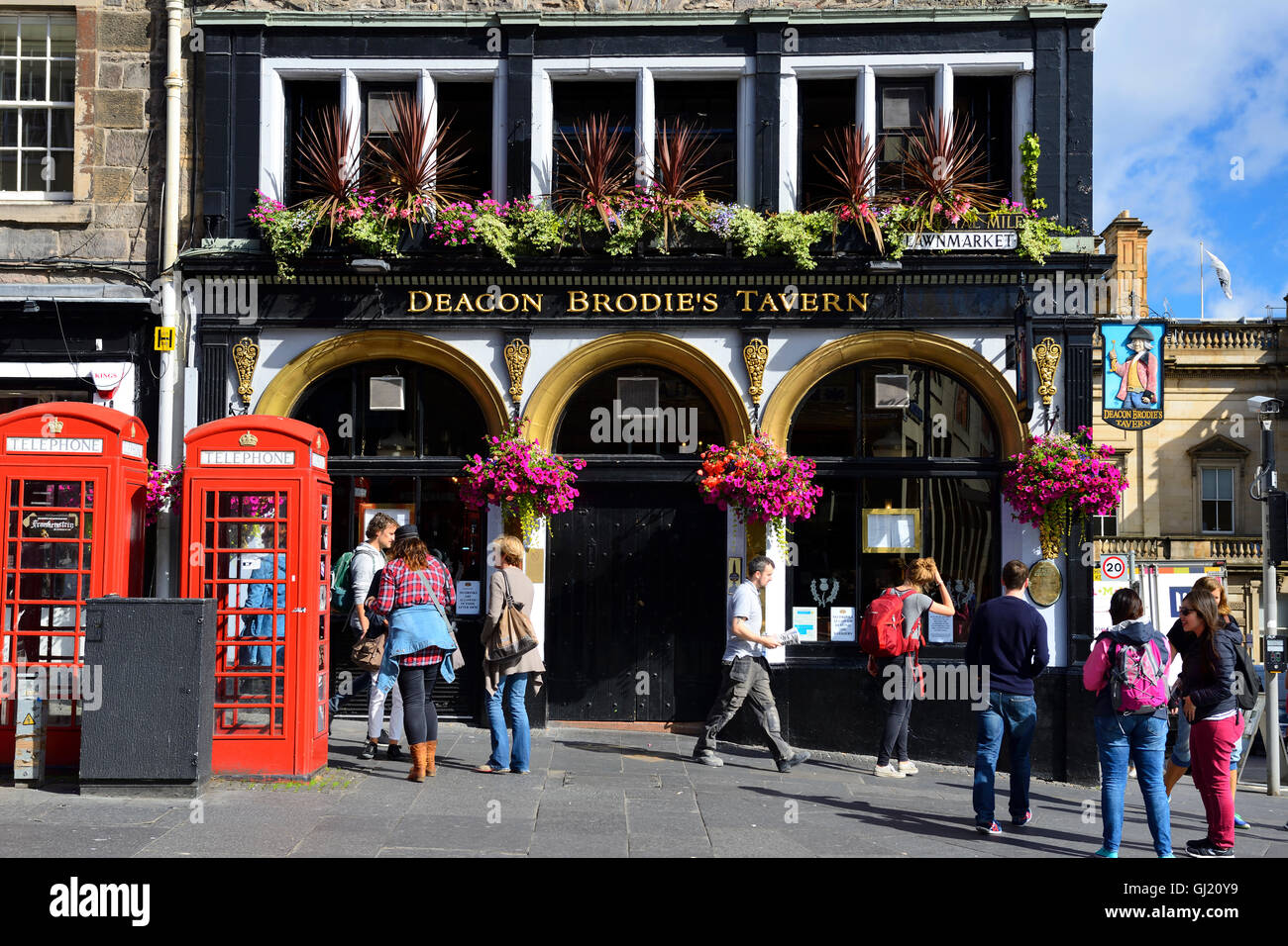 Il diacono Brodie's Tavern sul Royal Mile di Edimburgo, Scozia Foto Stock