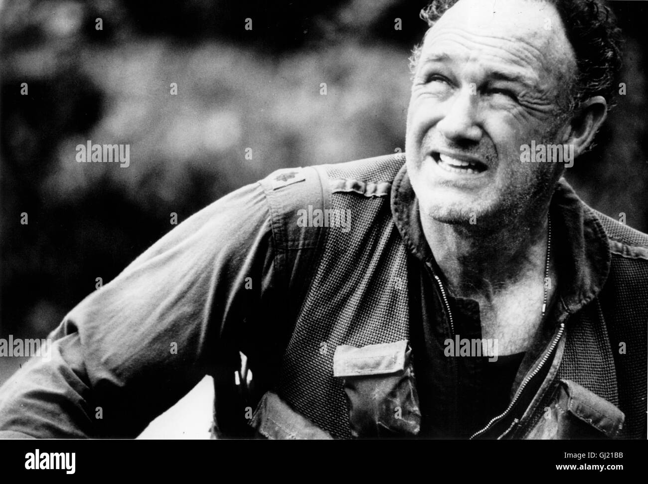 BAT 21 - MITTEN IM FEUER- Süd-Vietnam 1968: Bei einem Aufklärungsflug wird tenente colonnello Iceal Hambleton (Gene Hackman) abgeschossen - er muß Mitten im feindlichen capitolo Gebiet abspringen. Principali Dennis Clark, pilota einer kleinen Kundschafter-Propellermaschine, soll nun Hambleton ausfindig machen. Regie: Peter Markle aka. BAT 21 Foto Stock