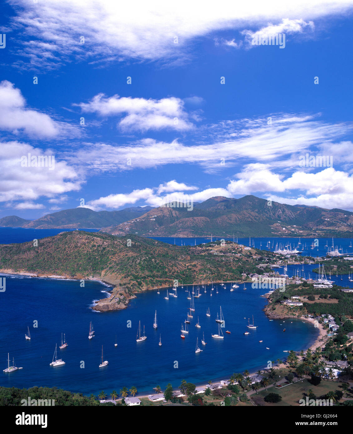 Vista del porto di inglese da Shirley Heights, Antigua, Isole Sottovento, Mar dei Caraibi, West Indies Foto Stock