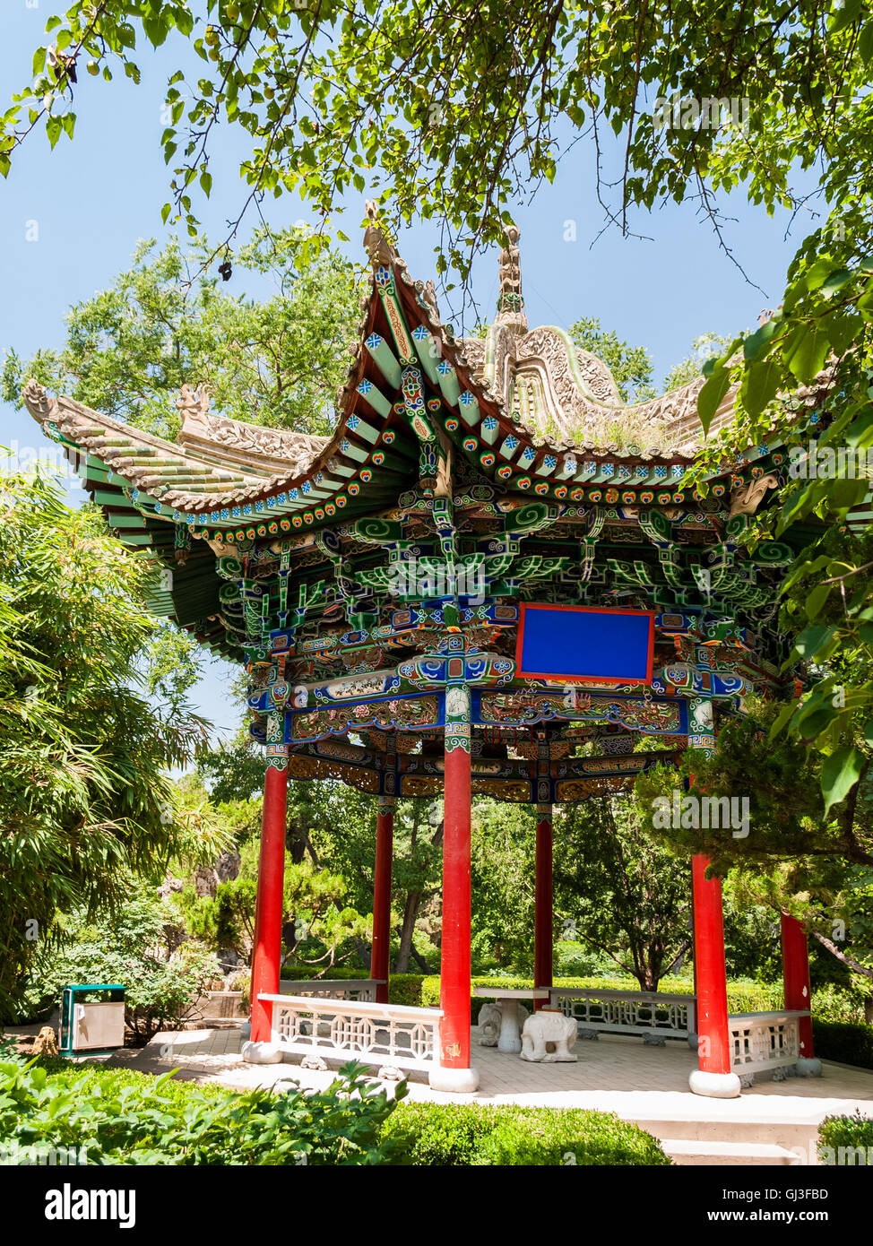 Tradizionale padiglione in legno a Lanzhou Foto Stock